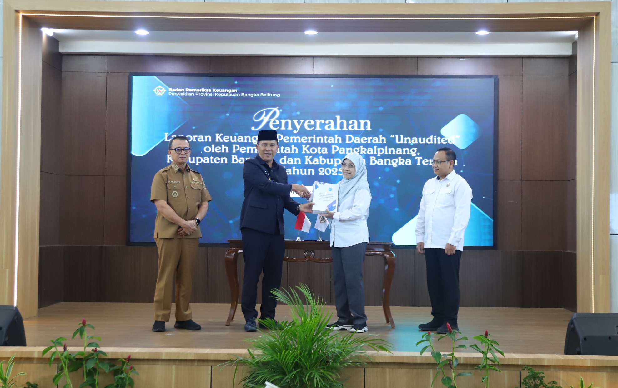 Bupati Bangka Serahkan LKPD Tahun Anggaran 2025 Kepada BPK Babel